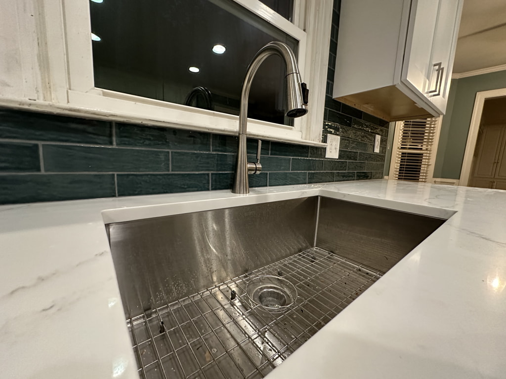 Cheltonham-Ct- Kitchen-Manchester-NC